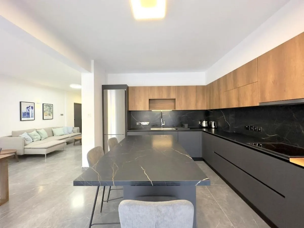 Apartment City Rendezvous 3 Bedroom Flat Larnaca
