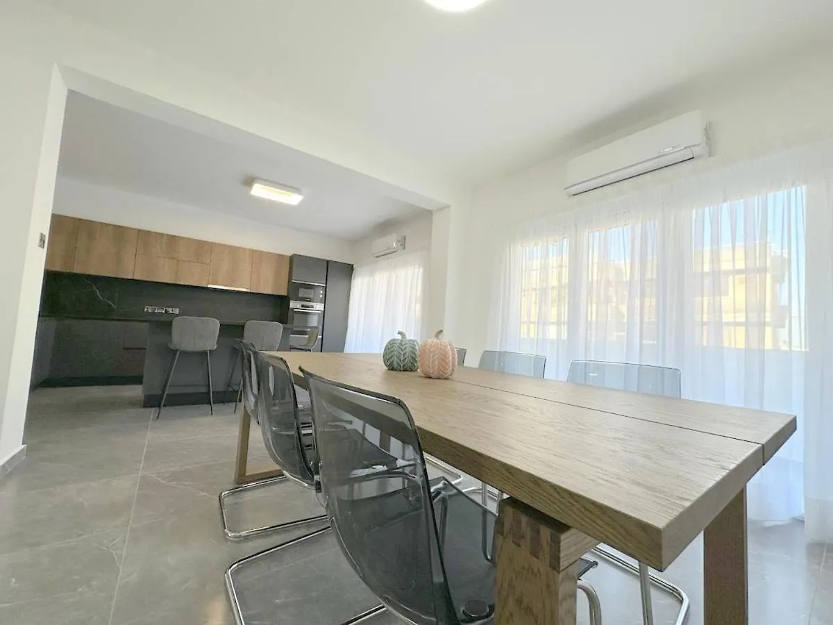 City Rendezvous 3 Bedroom Flat Larnaca Apartment